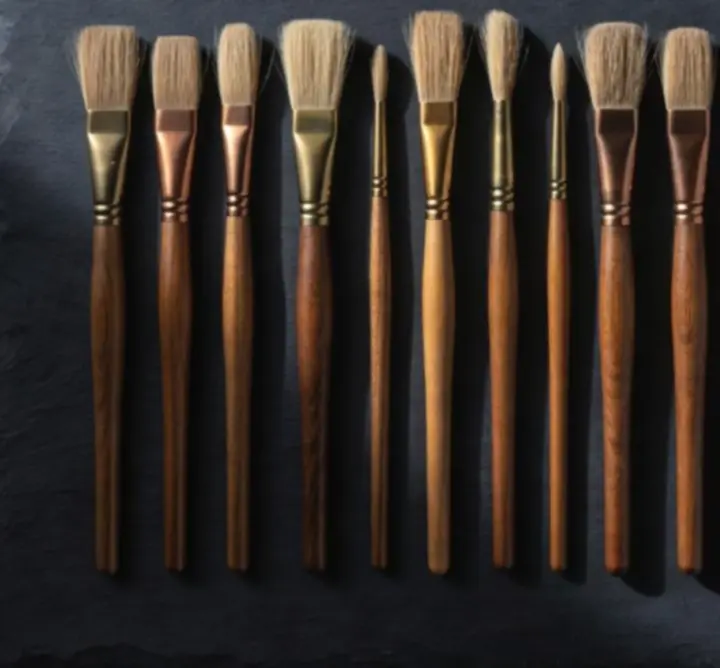 Kolekcja premium pędzli w różnych wielkościach